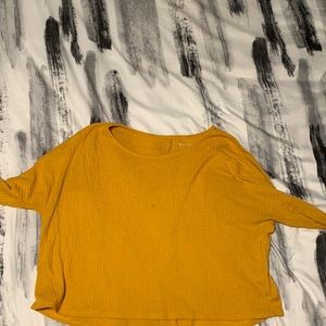 This yellow cute sweater/shirt!